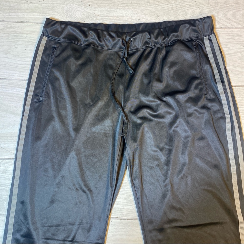 District Threads Women’s Black Sweat Pants 1X